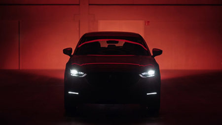 Kameramann Werbung für Mazdas CX 30